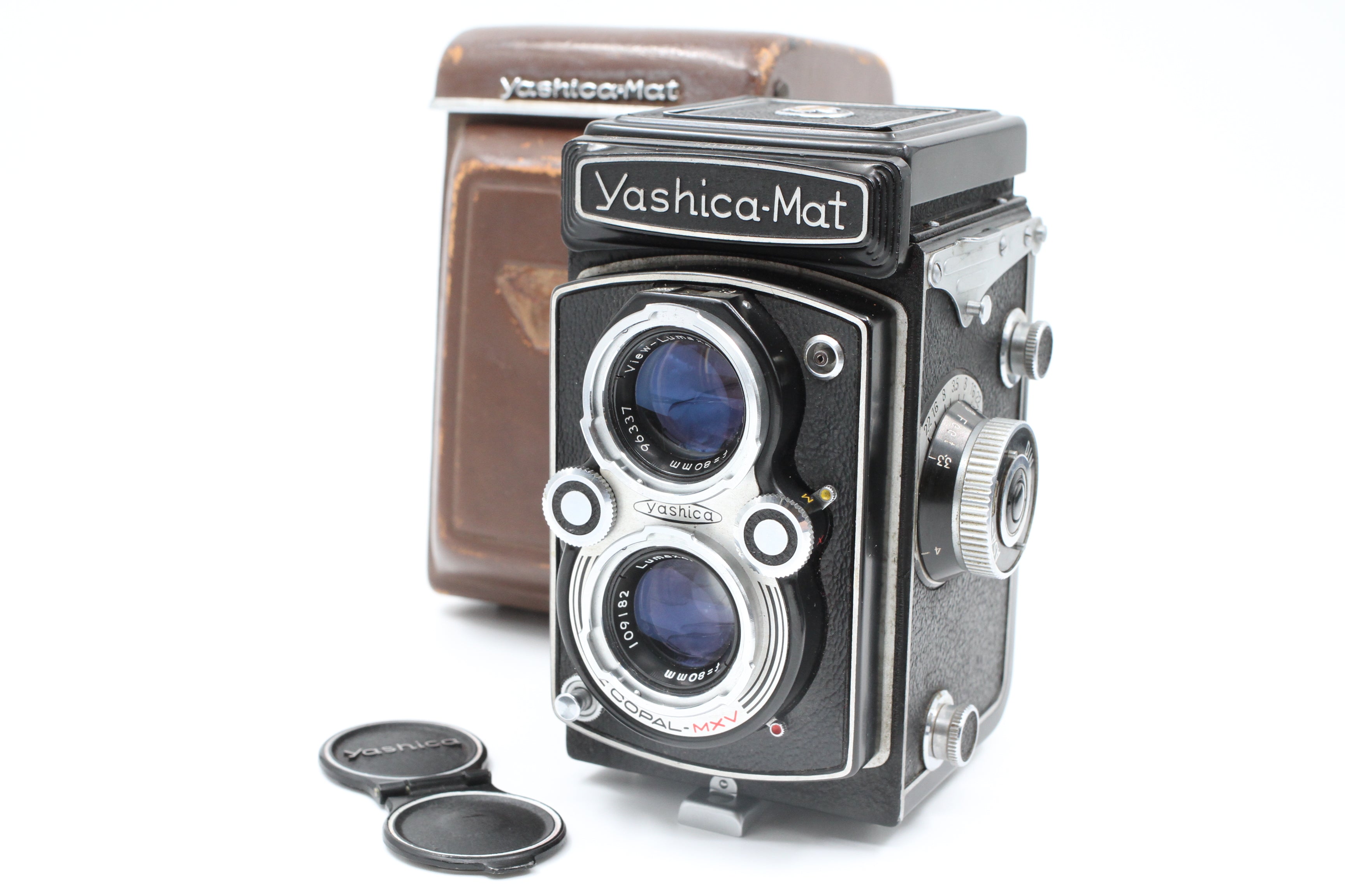 Yashica-Mat 120 6x6 Medium Format Camera w/ 80mm f3.5 Lumaxar & Case